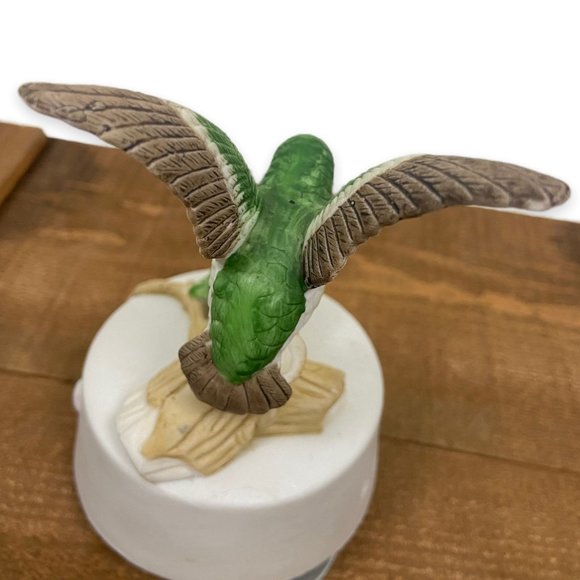 Vintage Arnart 1984 Hummingbird & Flowers Rotating Music Box Ceramic - Picture 11 of 14